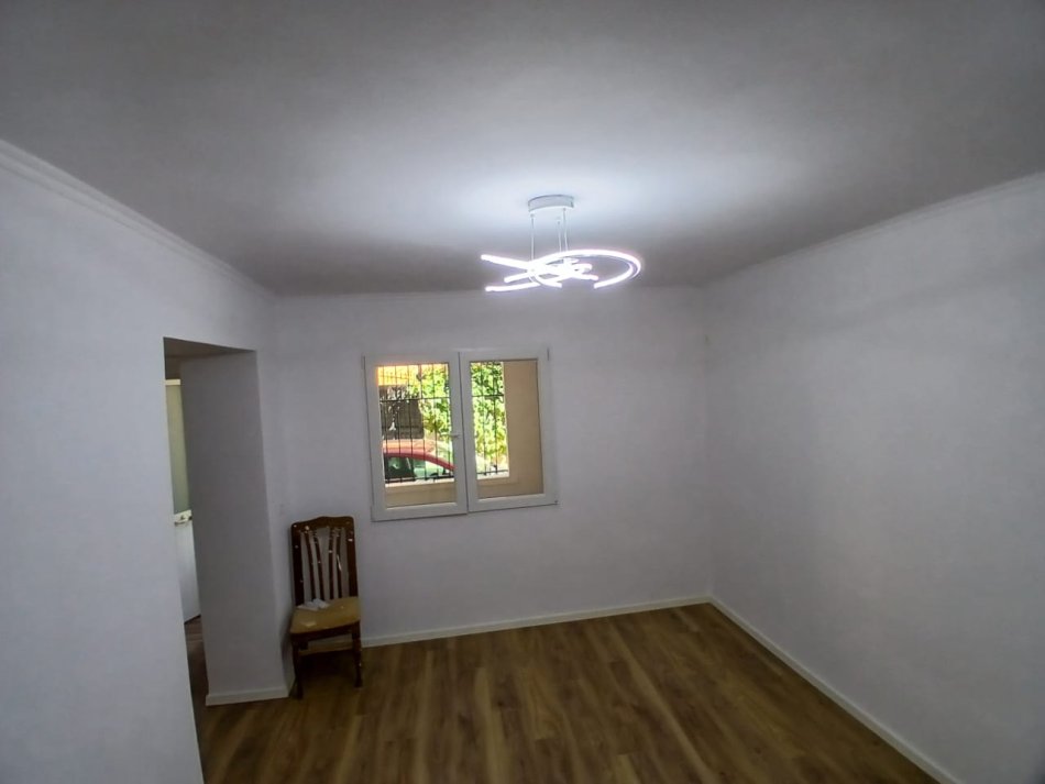 Tirane, shitet apartament 2+1+Ballkon Kati 0, 70 m² 128.000 € (Tregu Elektrik)
