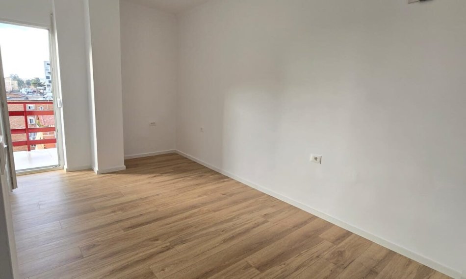 Tirane, shitet apartament 2+1+Aneks+Ballkon Kati 6, 75 m² 132.000 € (xhamllik)