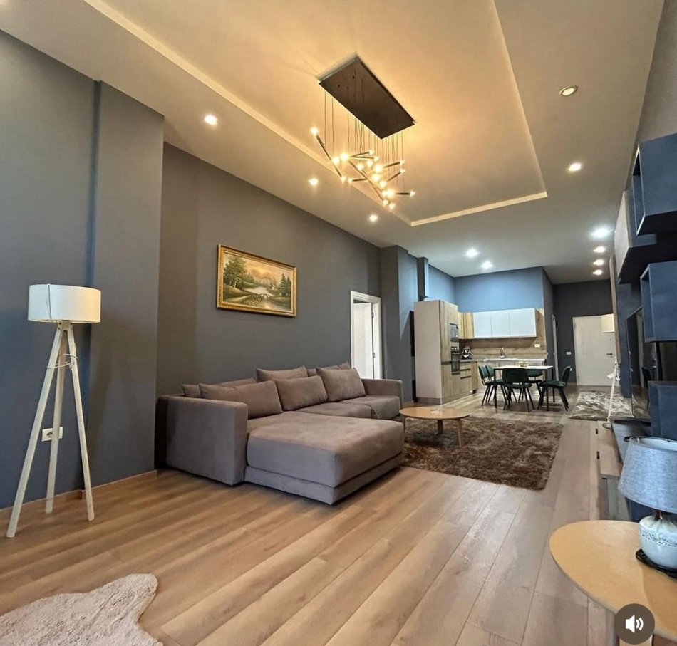 Tirane, jepet me qera apartament 1+1 Kati 1, 110 m² 650 € (rruga peti)