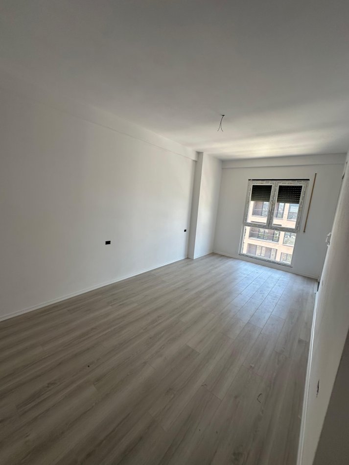 Tirane, shitet apartament 3+1+Ballkon Kati 6, 124 m² 105.000 € (Kamez Blv. Berisha)