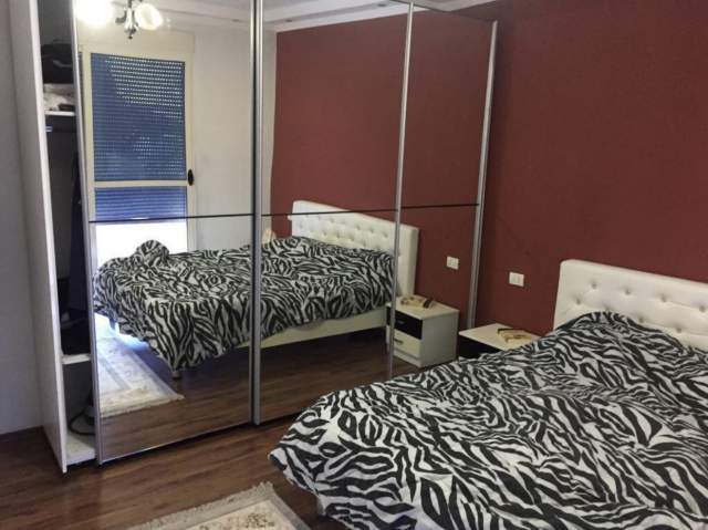 Tirane, jepet me qera apartament 3+1+BLK Kati 2, 115 m² 320 Euro (Rruga per tek teleferiku)