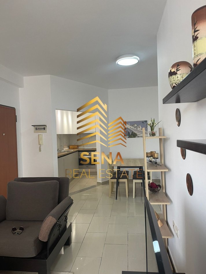 Tirane, jepet me qera apartament 2+1 Kati 4, 100 m² 600 € (Ish Ekspozita)