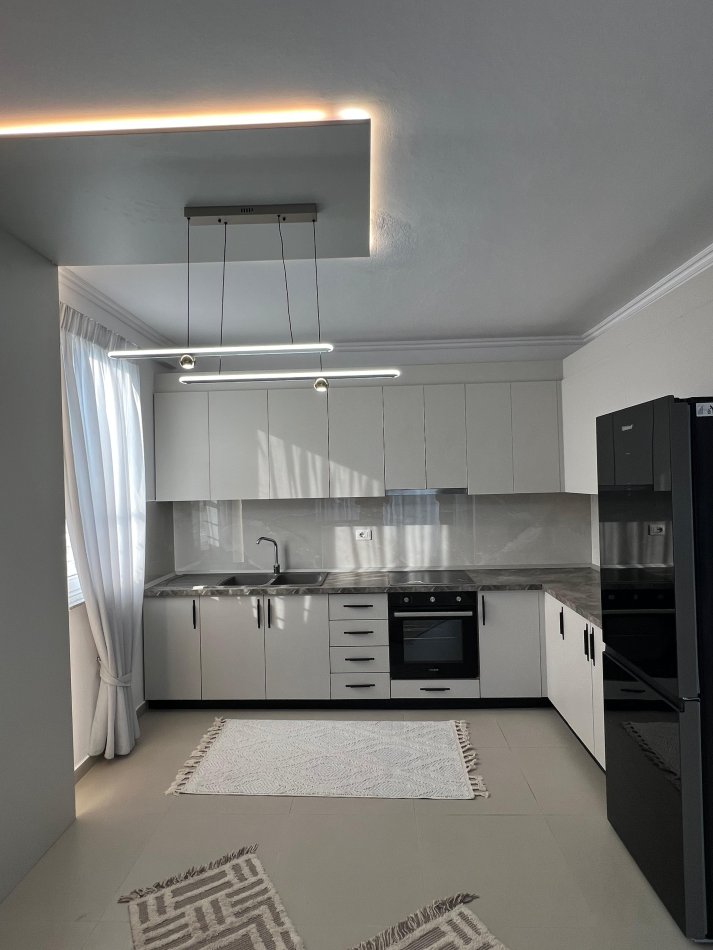 Tirane, shitet apartament 2+1+Ballkon Kati 6, 118 m² 163.000 € (Astir , Kryqezimi i Viles L)
