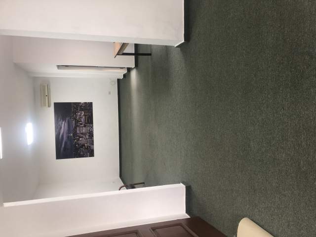 Tirane, jepet me qera Kati 1, 195 m² 900 Euro (atsh)