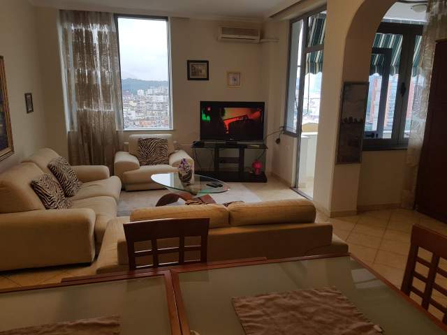 Tirane, shitet apartament 2+1+A+BLK Kati 10, 320.000 Euro (Rruga Puntoret e Rilindjes)
