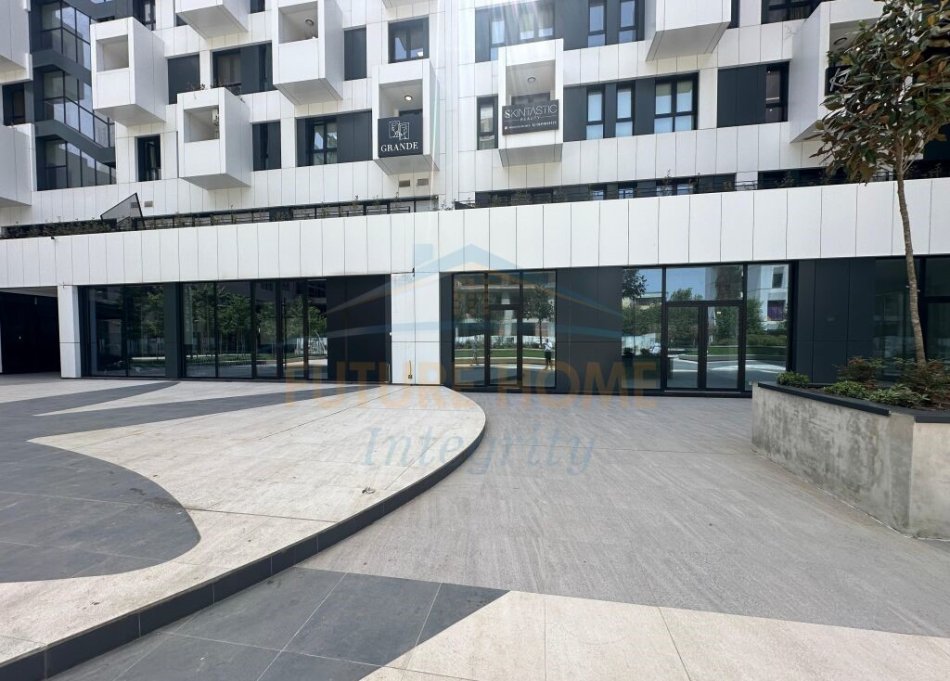 Tirane, jepet me qera ambjent biznesi Kati 4, 102 m² 3.000 € (Kompleksi Square 21)