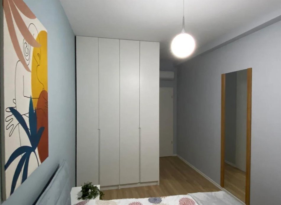 Tirane, jepet me qera apartament 1+1+Ballkon Kati 2, 65 m² 55 € (21 Dhjetori kompleksi Magnet.)