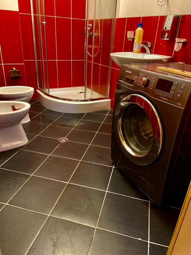 Tirane, jepet me qera apartament 2+1+BLK Kati 3, 105 m² 400 Euro (pallati Molla shpk)