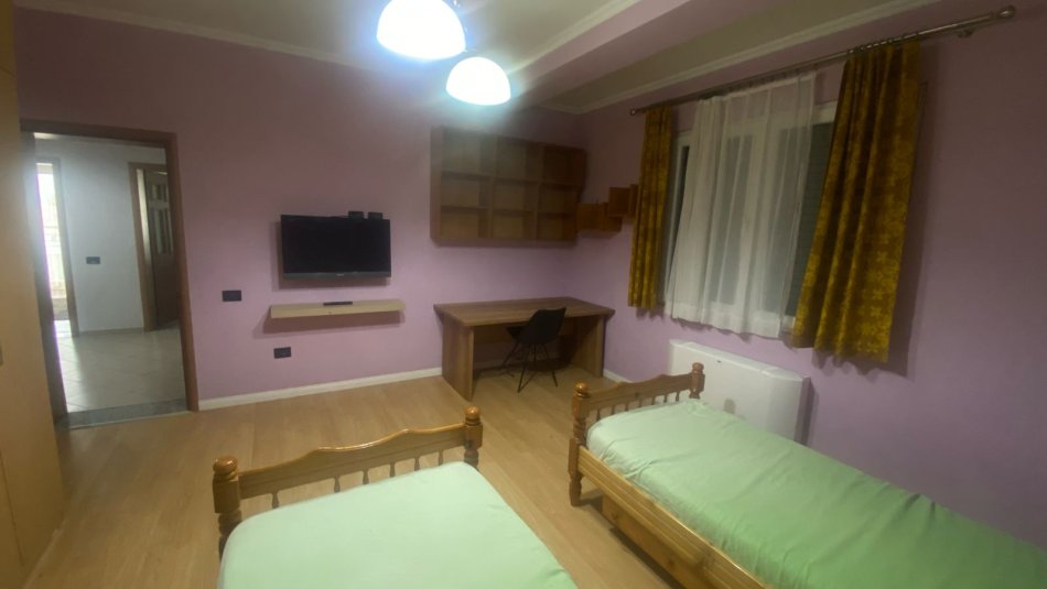Apartament 3+1 me qira tek Tregu Elektrik