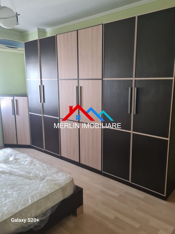 Tirane, jepet me qera apartament 2+1+Ballkon Kati 5, 106 m² 700 € (Margarita Tutulani)