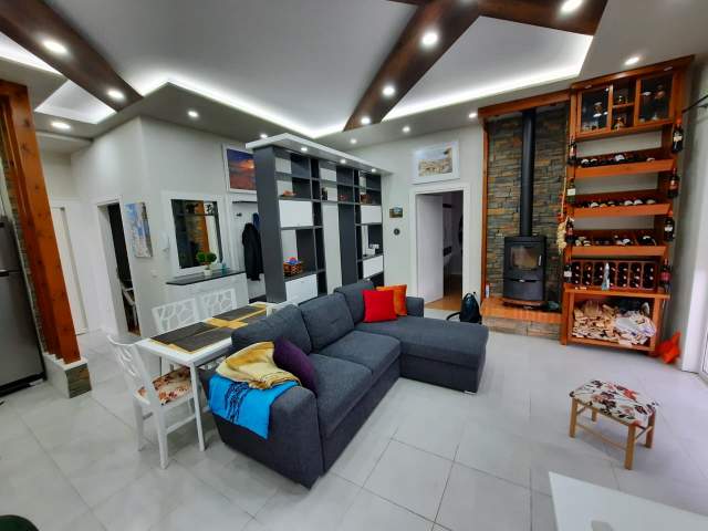 Tirane, jepet me qera apartament Kati 2, 117 m² 550 Euro (rruga farkes)