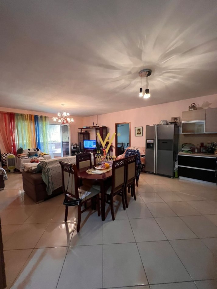 Tirane, shitet apartament 2+1+Ballkon Kati 3, 115 m² 195.000 € (LIQENI I THATE)