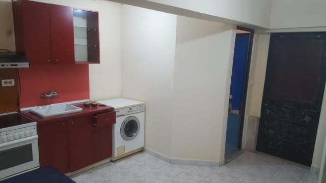 Tirane, shitet apartament 42 m² 40.000 Euro
