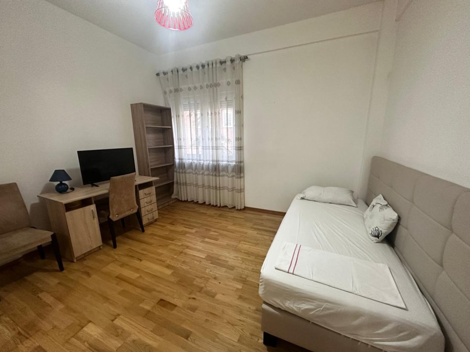 Tirane, shitet apartament 3+1+Aneks+Ballkon, Kati 3, 169 m² 435,000 € (SAUK)
