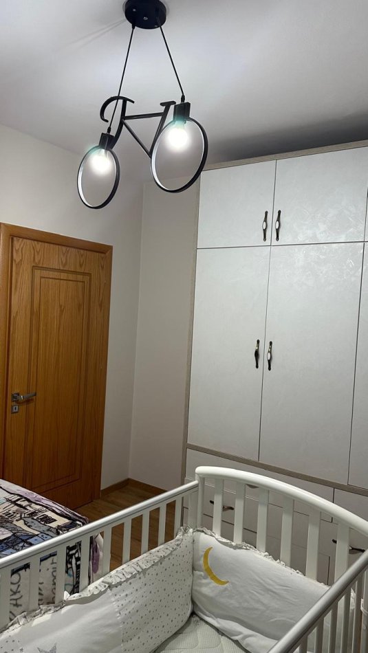 Tirane, jepet me qera apartament 2+1 Kati 7, 110 m² 600 € (tek pallati me shigjeta)