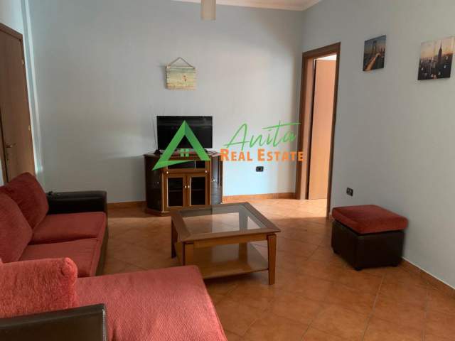 Tirane, jepet me qera apartament 1+1+BLK Kati 8, 68 m² 48.000 Leke (Stacioni i Trenit)