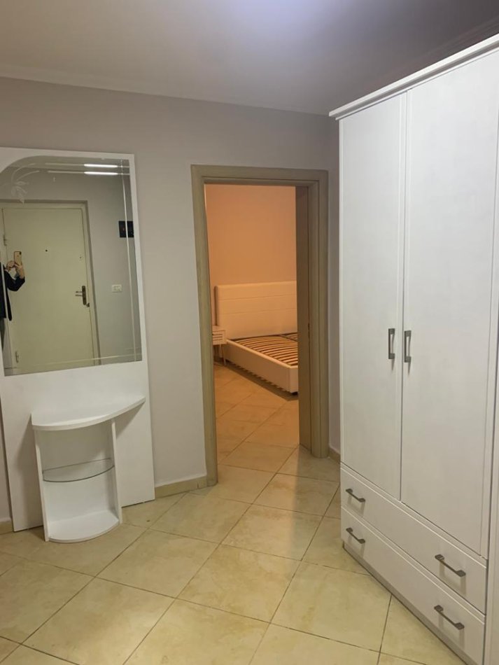 Tirane, jap me qera apartament 2+1+Ballkon Kati 5, 80 m² 600 € (Myslym shyr , prane okaidit)