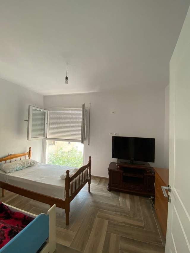 Tirane, shitet apartament 2+1+BLK Kati 3, 90 m² 1.750 Euro/m2 (rruga Haxhi Hysen Dalliu)