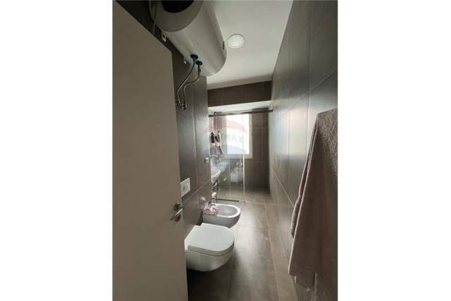 Tirane, jepet me qera apartament 121 m² 1.500 Euro (Ambasador 3)