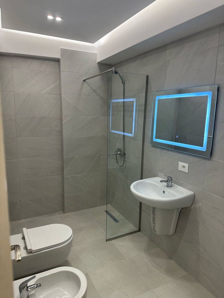 Tirane, shitet apartament 1+1 Kati 4, 65 m² 135.000 € (Rezidenca Kodra Diellit)