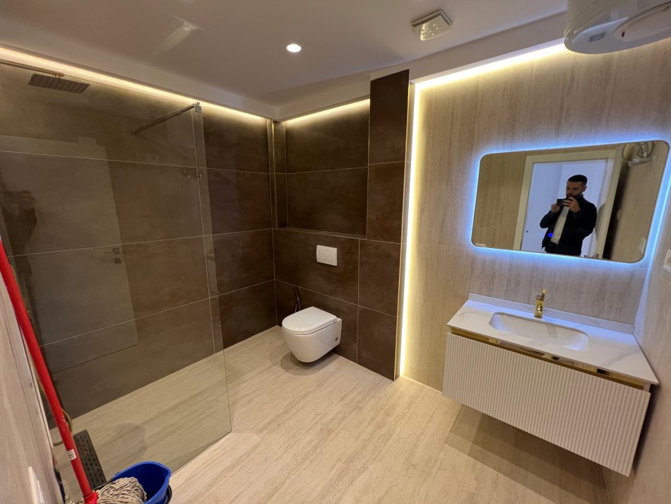 Tirane, shitet apartament 2+1 Kati 10, 100 m² 212.000 € (Rruga e kavajes)