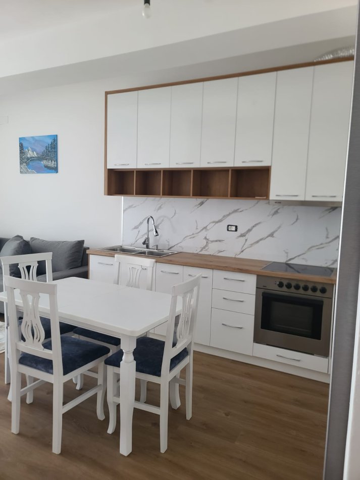 Tirane, jepet me qera apartament 1+1 Kati 6, 66 m² 400 € (ali demi)