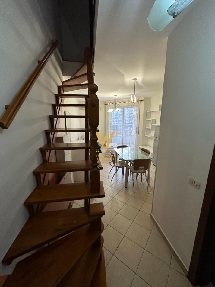 Tirane, jepet me qera apartament 2+1+Aneks+Ballkon Kati 5, 97 m² 600 € (RRUGA E ELBASANIT)