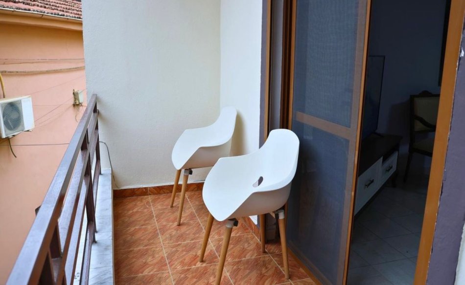 Tirane, jepet me qera apartament 2 Katshe Kati 2, 100 m² 550 € (Rruga Ferit xhajko , prane ish restorant durrsi)