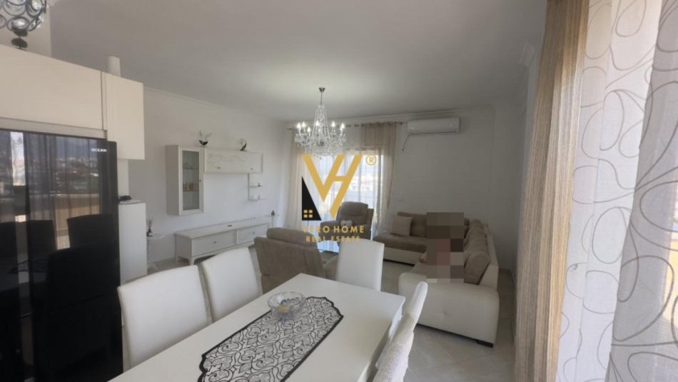 Tirane, jepet me qera apartament 3+1+Ballkon Kati 0, 220 m² 600 € (YRSHEK)