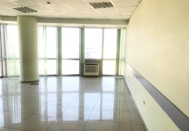 Tirane, jepet me qera ambjent biznesi 202 m² 1.400 Euro