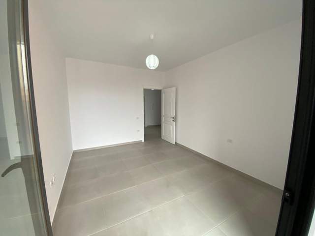 Tirane, jepet me qera apartament 2+1 Kati 5, 105 m² 450 Euro (Spitali nr 5)