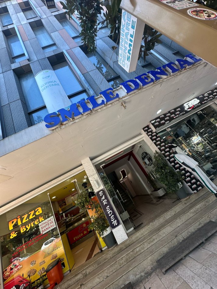 Durres, jepet me qera zyre Kati 2, 20 m² 200 € (Eden, perballe gropes arkeologjike)