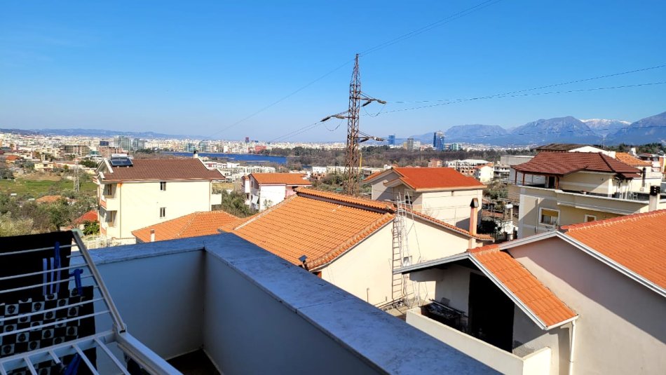 Tirane, jepet me qera apartament 1+1+Ballkon Kati 1, 55 m² 280 € (Sauk i Vjeter)