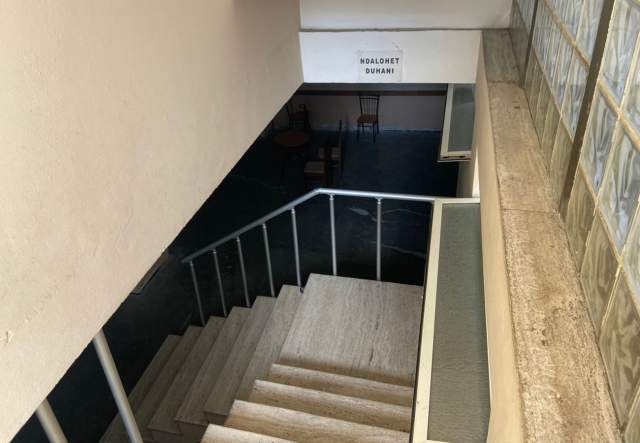 Elbasan, jepet me qera ambjent biznesi 130 m² 40.000 Leke