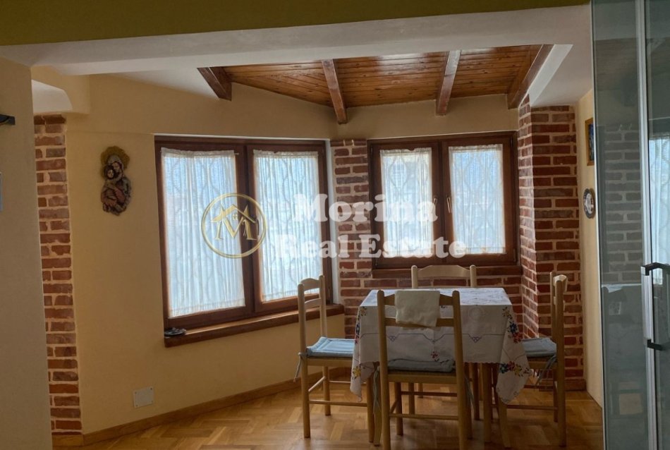 Tirane, jepet me qera apartament 3+1 Kati 6, 330 m² 1.000 € (Kopshti Botanik)