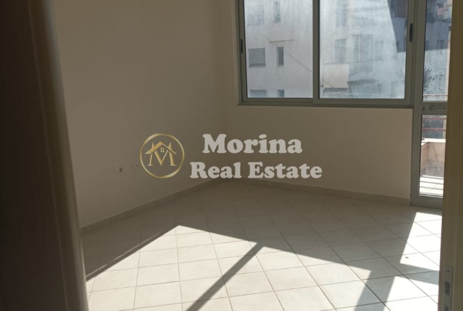 Tirane, jepet me qera apartament 2+1 Kati 3, 100 m² 350 € (Fresku)
