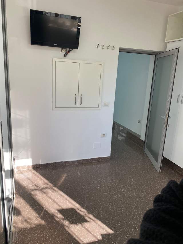 Tirane, jepet me qera ambjent biznesi Kati 0, 80 m² 800 Euro (Rruga Sami Frasheri)