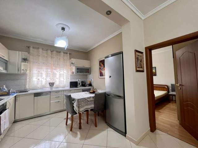 Tirane, jepet me qera apartament 2+1 Kati 2, 72 m² 500 Euro (rruga durrsit)