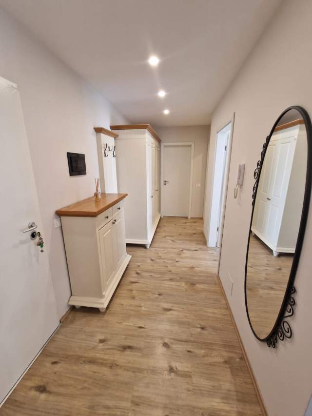 Tirane, jepet me qera apartament 2+1+BLK Kati 2, 85 m² 600 Euro (Ish-Parku Autobuzave)