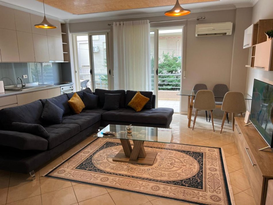 Tirane, jepet me qera apartament 1+1 Kati 2, 80 m² 550 € (liqeni i thate)