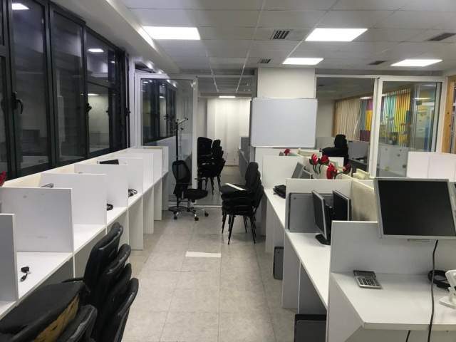 Tirane, jepet me qera ambjent biznesi Kati 0, 395 m² 4.000 Euro (Qender)
