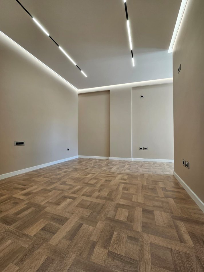 Tirane, jepet me qera apartament 3+1+Aneks Kati 1, 120 m² 1.800 € (ambassador 1)