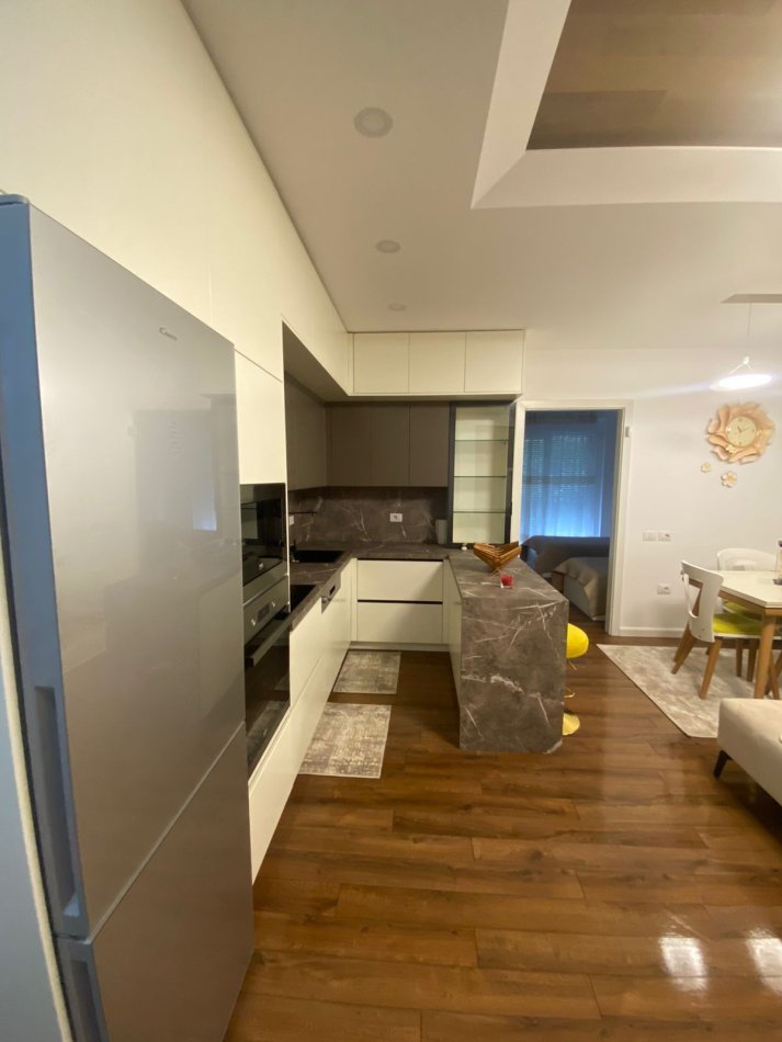 Tirane, shitet apartament 2+1+Ballkon Kati 4, 93 m² 215.000 € (Liqeni i Thate, AZ Construction)