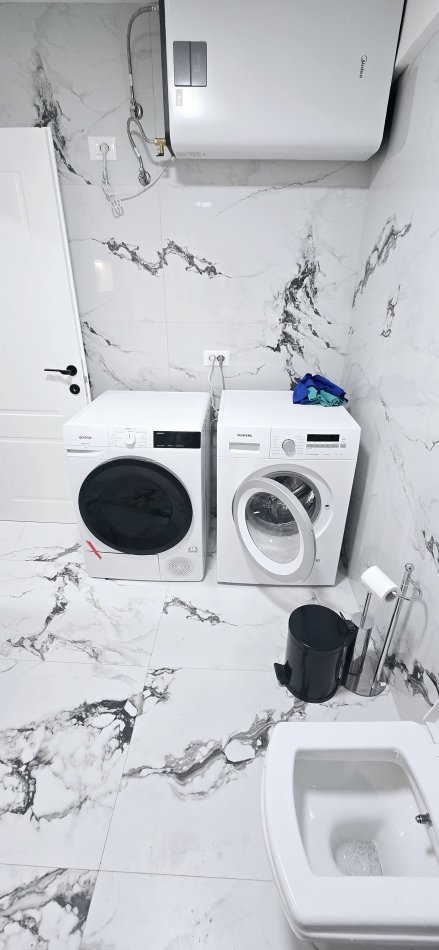 Tirane, jepet me qera apartament 3+1+Ballkon Kati 1, 135 m² 1.100 € (rruga haxji hysen dalliu)