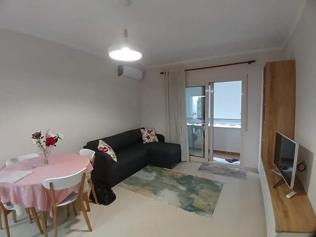Durres, jepet me qera apartament Kati 4, 67 m² 300 Euro (Ne qender)