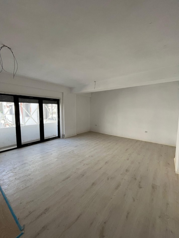Tirane, jepet me qera apartament 2+1 Kati 1, 76 m² 550 € (Kodra e Dilellit)