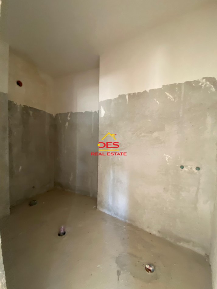 Vlore, shitet apartament 2+1+Ballkon Kati 9, 118 m² 177.000 € (Rruga Ismail Qemali)