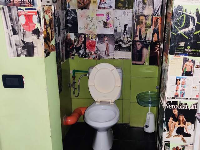 Tirane, jepet me qera ambjent biznesi 104 m² 1.400 Euro