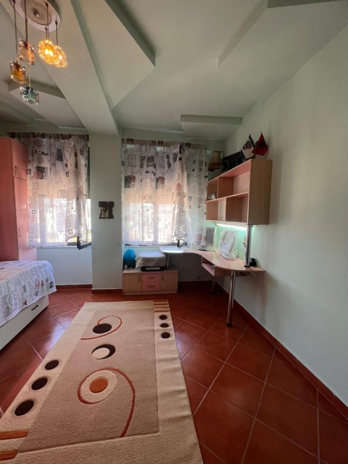 Tirane, jepet me qera apartament 2+1 Kati 8, 100 m² 700 € (21 dhjetori)