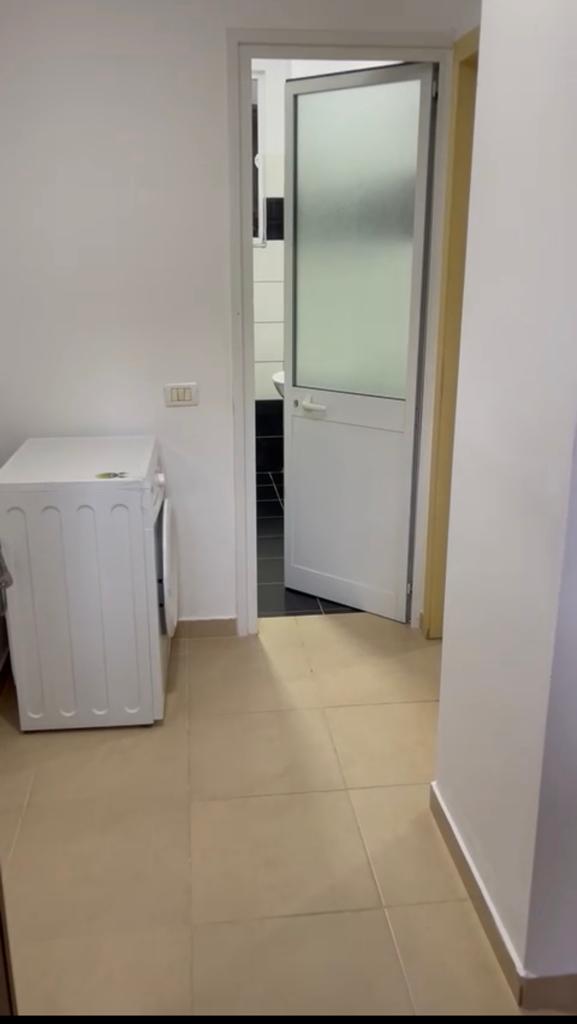 Tirane, jepet me qera apartament 1+1 Kati 3, 70 m² 380 Euro (5 Maji)